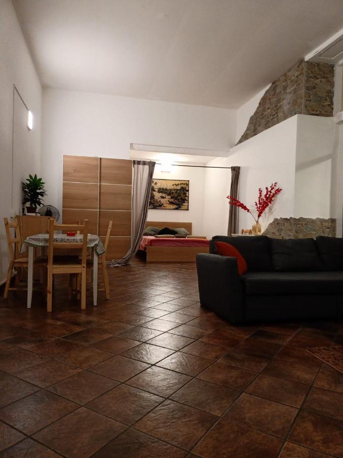 Space 108 Catania Bagian luar foto